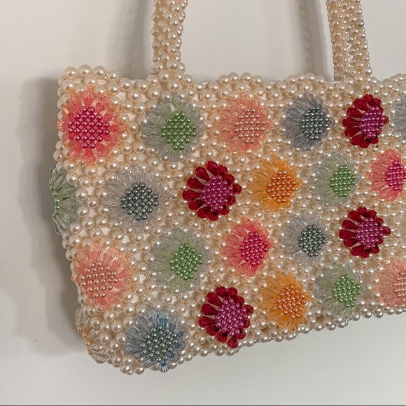 Handbags - gorgeous handmade pearl beaded purse